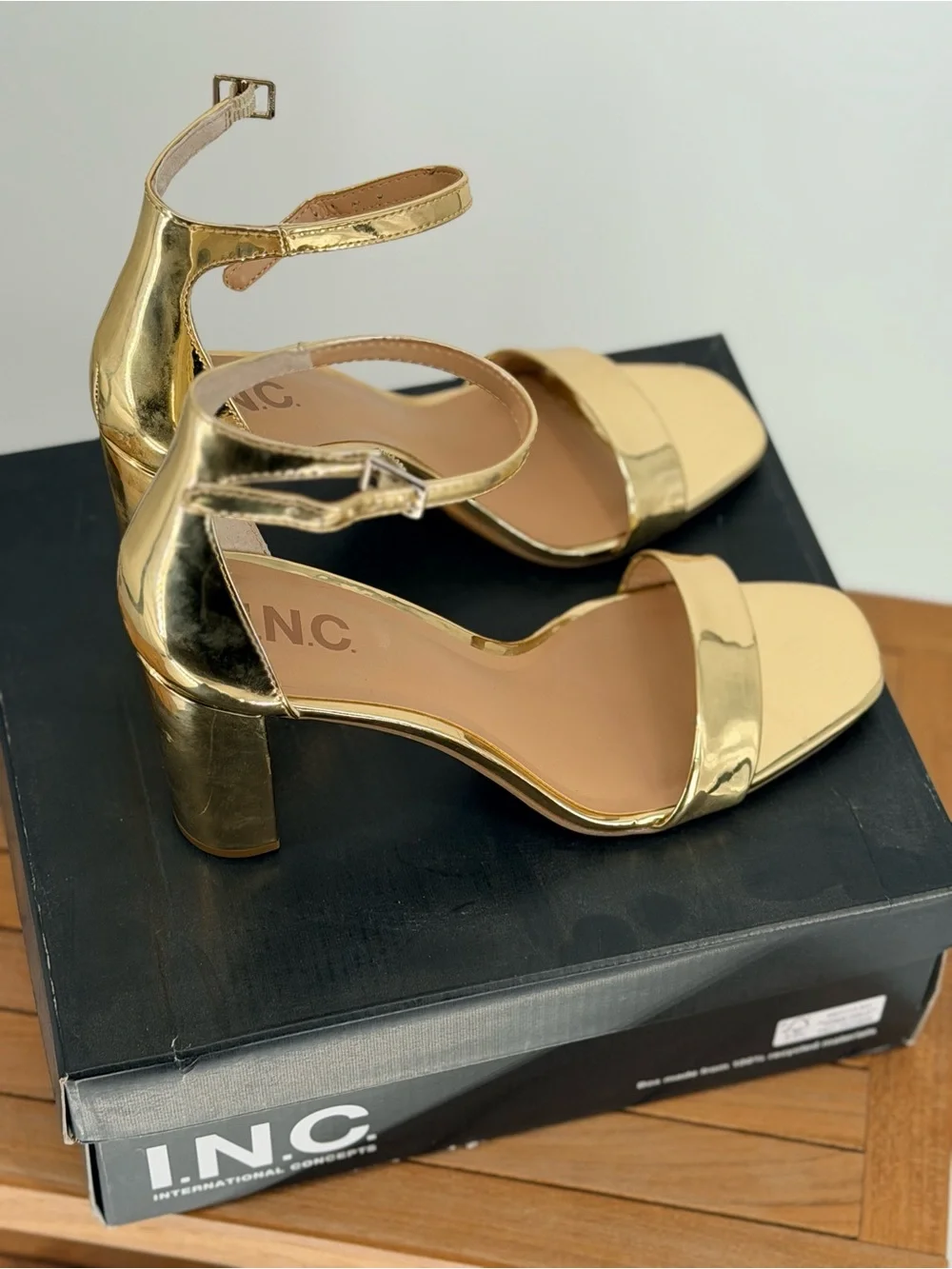 New INC International Concepts Gold Metallic Block Heel Sandals SIZE 8.5M
